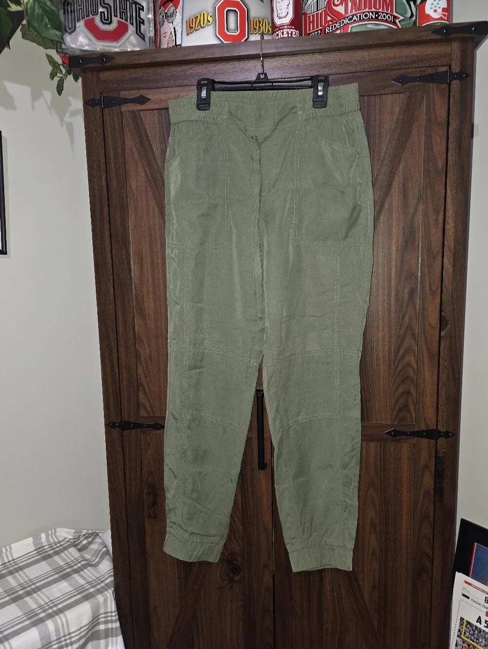 Green BANANA REPUBLIC Joggers Size 6